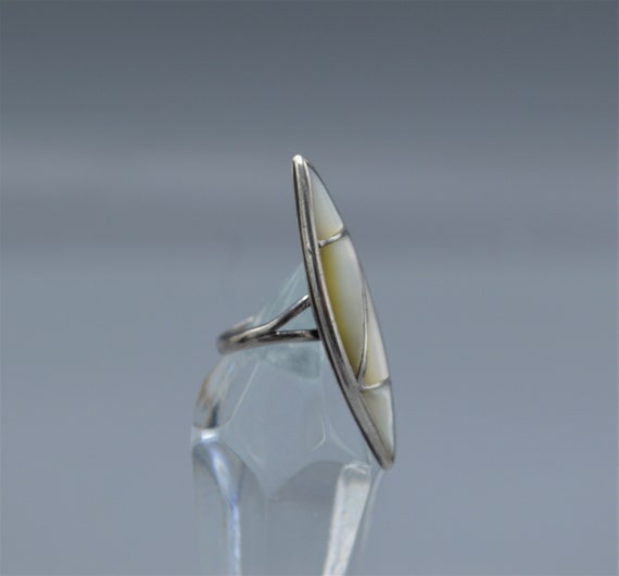 Mother of Pearl and Sterling Inlay Ring - image 3
