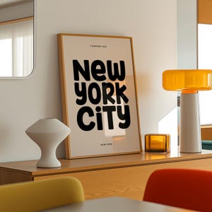 Impresión tipográfica de Nueva York, póster retro de Nueva York, DESCARGA digital, póster de Nueva York en beige y negro de moda, arte de pared imprimible de Nueva York / TR208