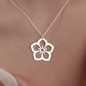 スターリングシルバーの桜ネックレス、桜ジュエリー、彼女へのギフト、上品な日本の花のチャーム、花のジュエリー、女性用ネックレス