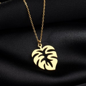 Dainty Leaf Necklace, Leaf Jewelry in Sterling Silver, Monstera Leaf Pendant, Floral Charm, Leaf Necklace for Women, Nature Jewelry