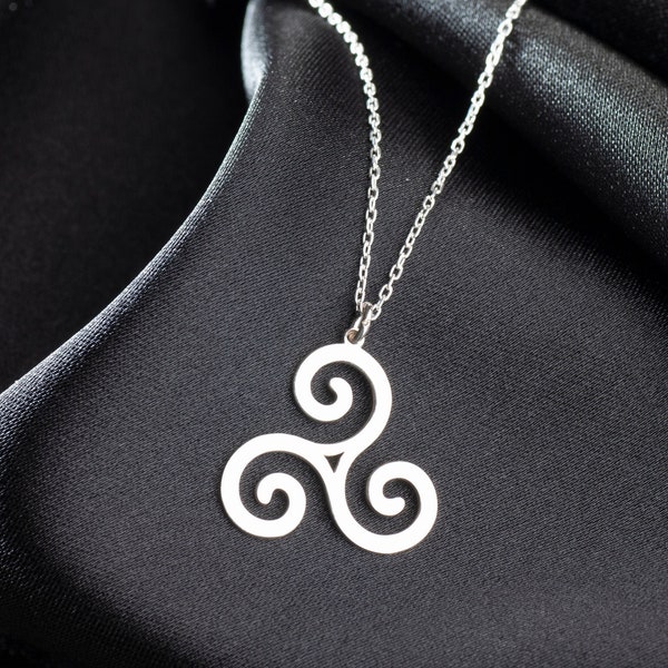 Collier triskele, cornes d'Odin, bijoux triskele en argent sterling, pendentif triple spirale, noeud celtique, bijoux spirituels, bijoux irlandais