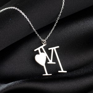 Große Initialen-Halskette aus Sterlingsilber, großer Buchstaben-Anhänger mit Herz, individueller herzförmiger Alphabet-Anhänger, Initialen-Halskette für Ihren Liebhaber