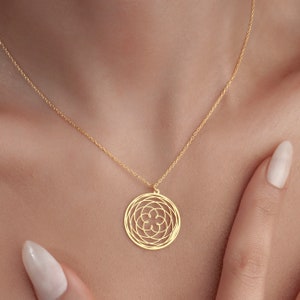 Elegant Rose of Venus Necklace, Sterling Silver Rose of Venus Charm, Sacred Geometry Jewelry, Symbolic Love Pendant, Venus Flower Pendant zdjęcie 3