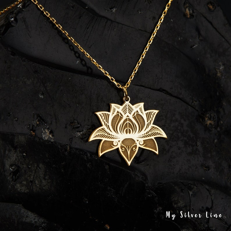 Collar de flor de loto, joyería de loto en plata de ley, elegante colgante de loto, regalo para Yoger, colgante de símbolo budista, collar de meditación imagen 1