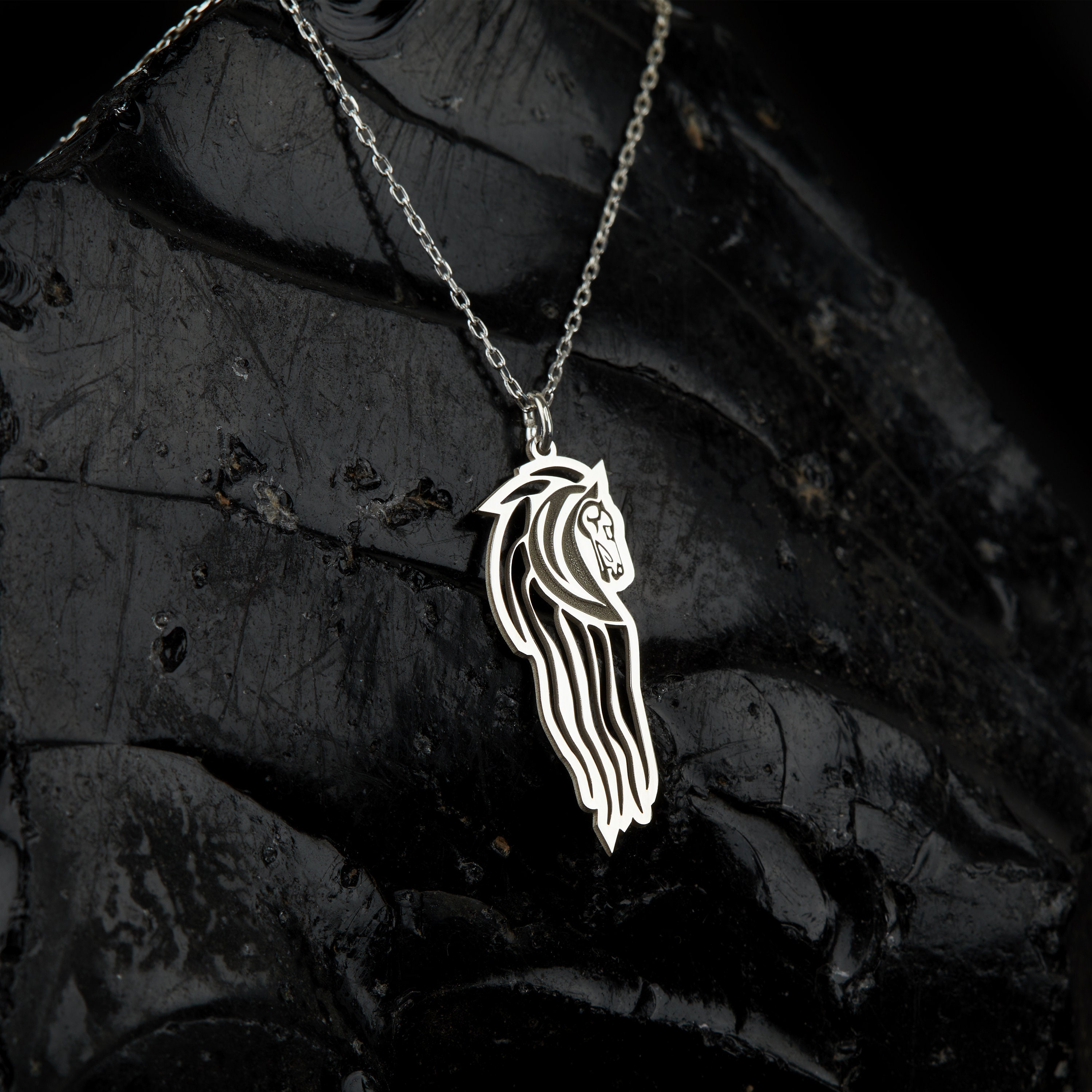 ロードオブザリング公式ジュエリーローハンの馬シルバー 925 ブローチ