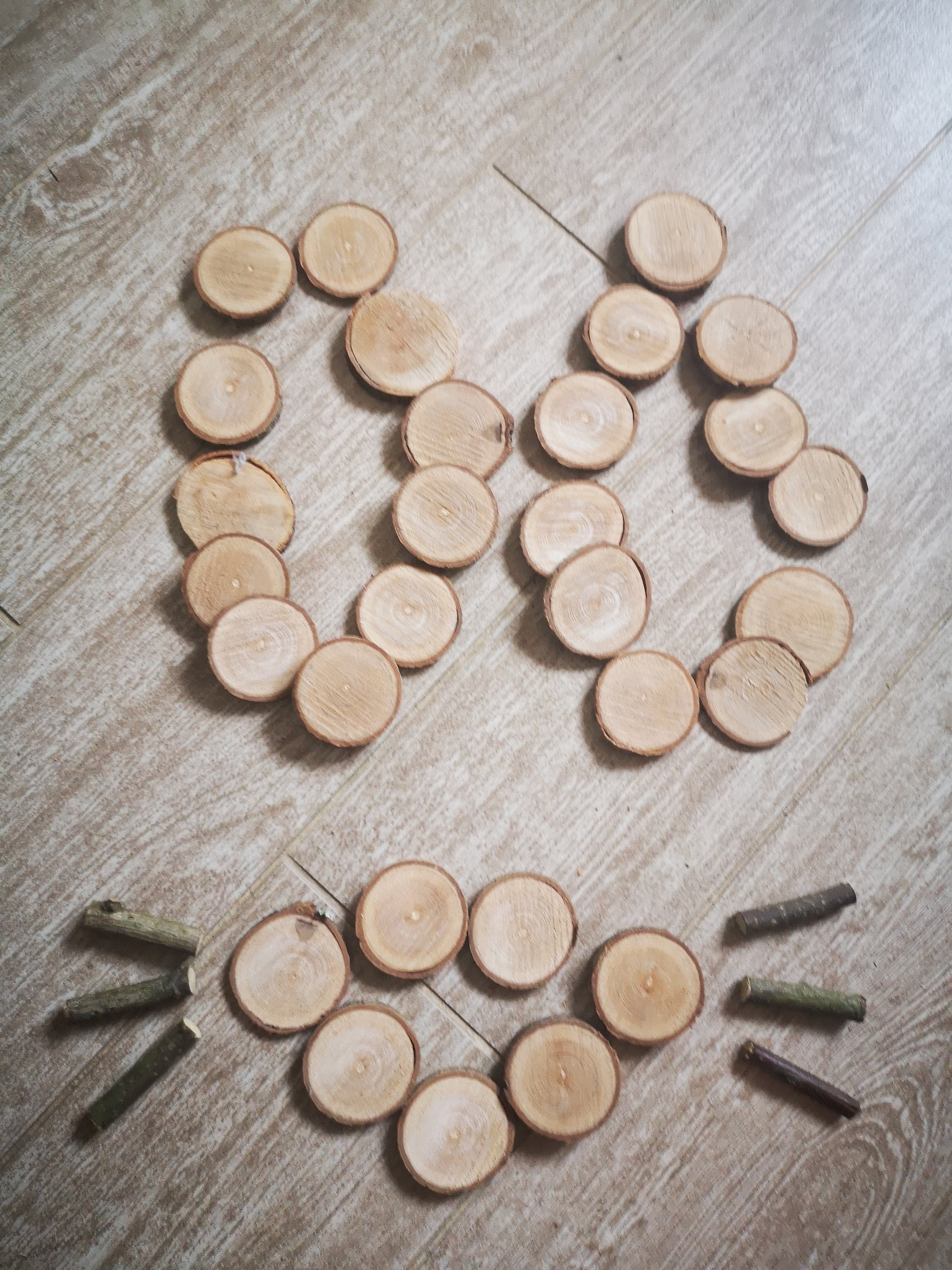 Diy Artisanat - 30 Rondelles de Bois Brut Érable, Hêtre, Frêne Diamètres Disponibles 3-5 cm