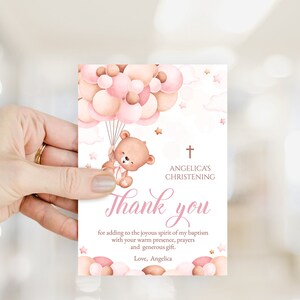 Biglietto di ringraziamento modificabile per battesimo. Orsacchiotto rosa beige, decorazione in mongolfiera. Battesimo Bambina, Croce della Prima Comunione, Biglietto per appunti. PCG
