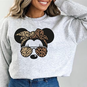 Disney Leopard Bandana Minnie Mouse Shirt,Cute Disney Mom Sweatshirt,Leopard Minnie Ear Tee, Leopard Women Tee,Disney Family Vacation Hoodie 画像 1