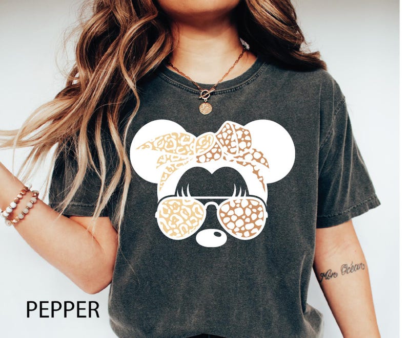 Disney Leopard Bandana Minnie Mouse Shirt,Cute Disney Mom Sweatshirt,Leopard Minnie Ear Tee, Leopard Women Tee,Disney Family Vacation Hoodie 画像 7