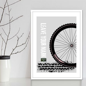 Mountainbike wiel art muur print. Typografie stijl art print van fietswiel en loopvlak. Moderne grafische MTB-print voor fietsers.