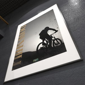 Mountainbike und Downhill Reiter Radfahrer Wand Kunst Poster. Serie Fahrrad Kunstdruck und Mountainbike Poster für Wanddekoration für kunstverrückte Radfahrer