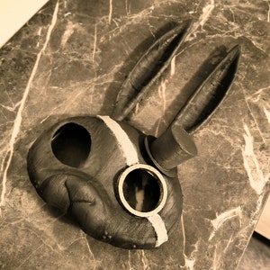 Fan de masque de lapin réalisé par Rabbit Brotherhood
