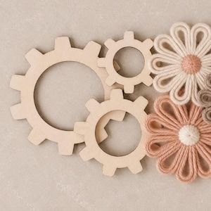 Macrame Flower Loom Set | Pack of 3 Wooden Yarn Flower Makers | DIY Wool Flower Weaving Tool | 3”, 4” & 5” Craft Looms