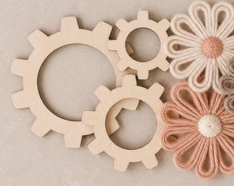 Macrame Flower Loom Set | Pack of 3 Wooden Yarn Flower Makers | DIY Wool Flower Weaving Tool | 3”, 4” & 5” Craft Looms