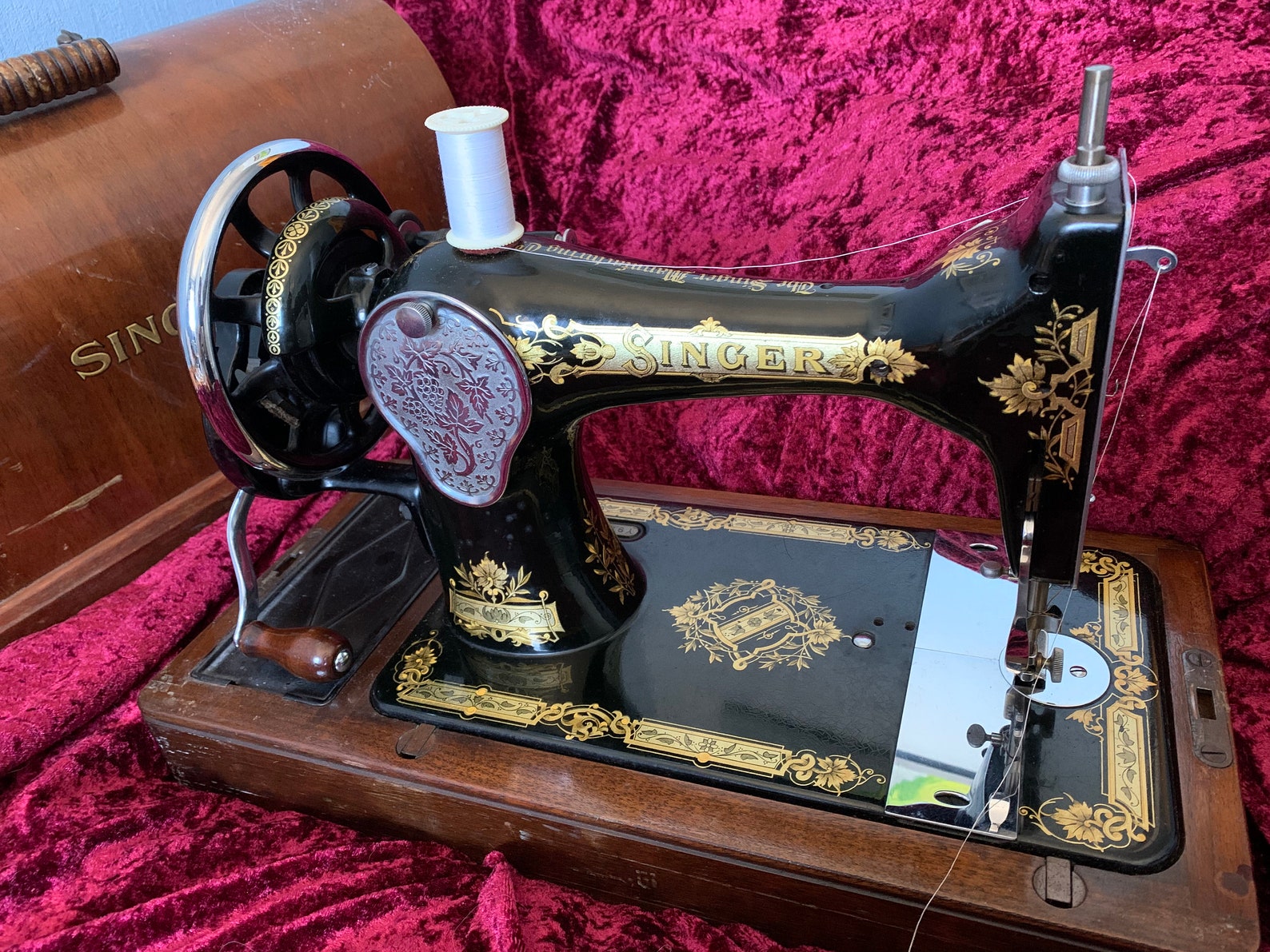 Vintage 1930s Singer Sewing Machine with case Etsy