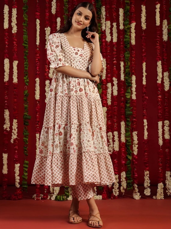 White & Pink Floral Print Tiered Pure Cotton Anarkali Kurta with Trousers Set Xs
