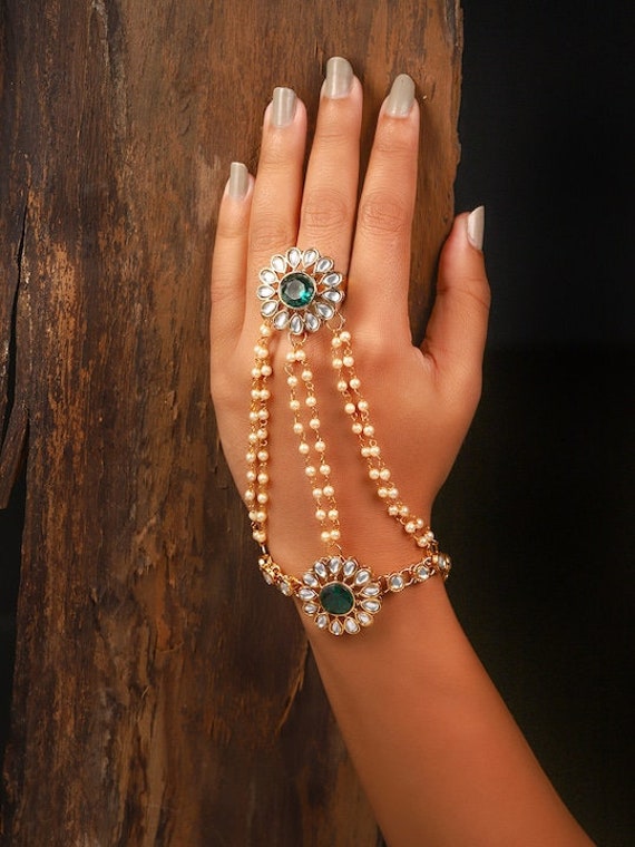 Callie Bracelet - Cream - Believe – Pearls & Plaid