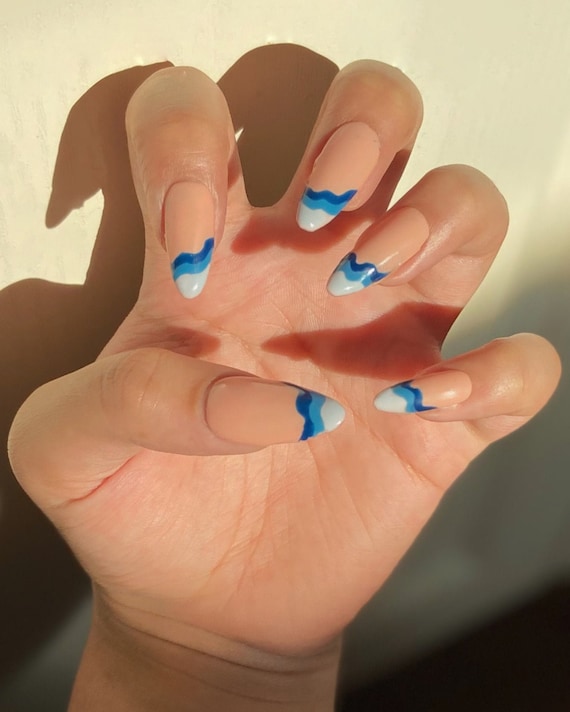 blue nails almond