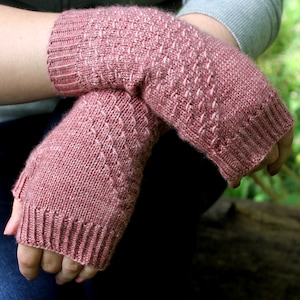Dealas - Textured Fingerless Mitts Knitting Pattern