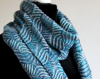 Cuairteagan - Brioche Cowl Knitting Pattern