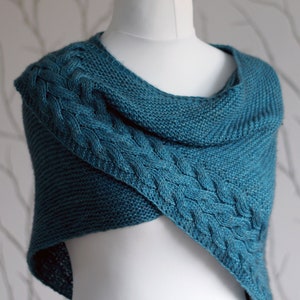 Tuinn Bheaga - Reversible Cabled Shawl Knitting Pattern