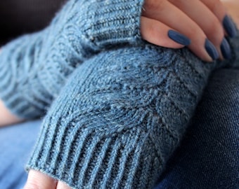 Keechan - Lace Fingerless Mitts Knitting Pattern