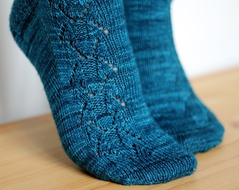 Tuil-Bheum - Lace Toe Up Sock Knitting Pattern
