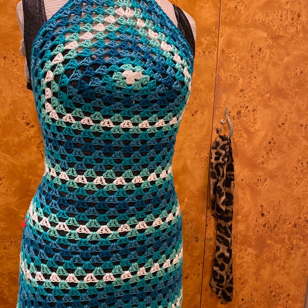 GRANNY halterneck mini maxidress size inclusive crochet tutorial pattern for festival/rave/beach/party