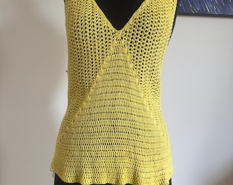 Crochet pattern PDF: Easy summer 2026 V neck tank top in a day  - beach coverup for all sizes. Simple beginner project with photo tutorial.