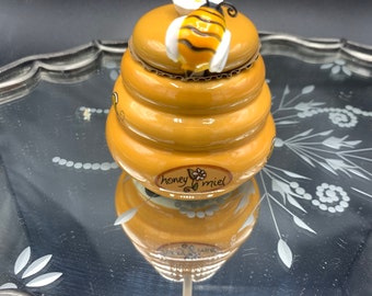 French Inspired Glass Honey Jar Miel with Wood Honey Dipper Kiss that Frog 4310-0007 French Inspired Glass Honey Jar Miel with Wood Honey Dipper Kiss that Frog 4310-0007