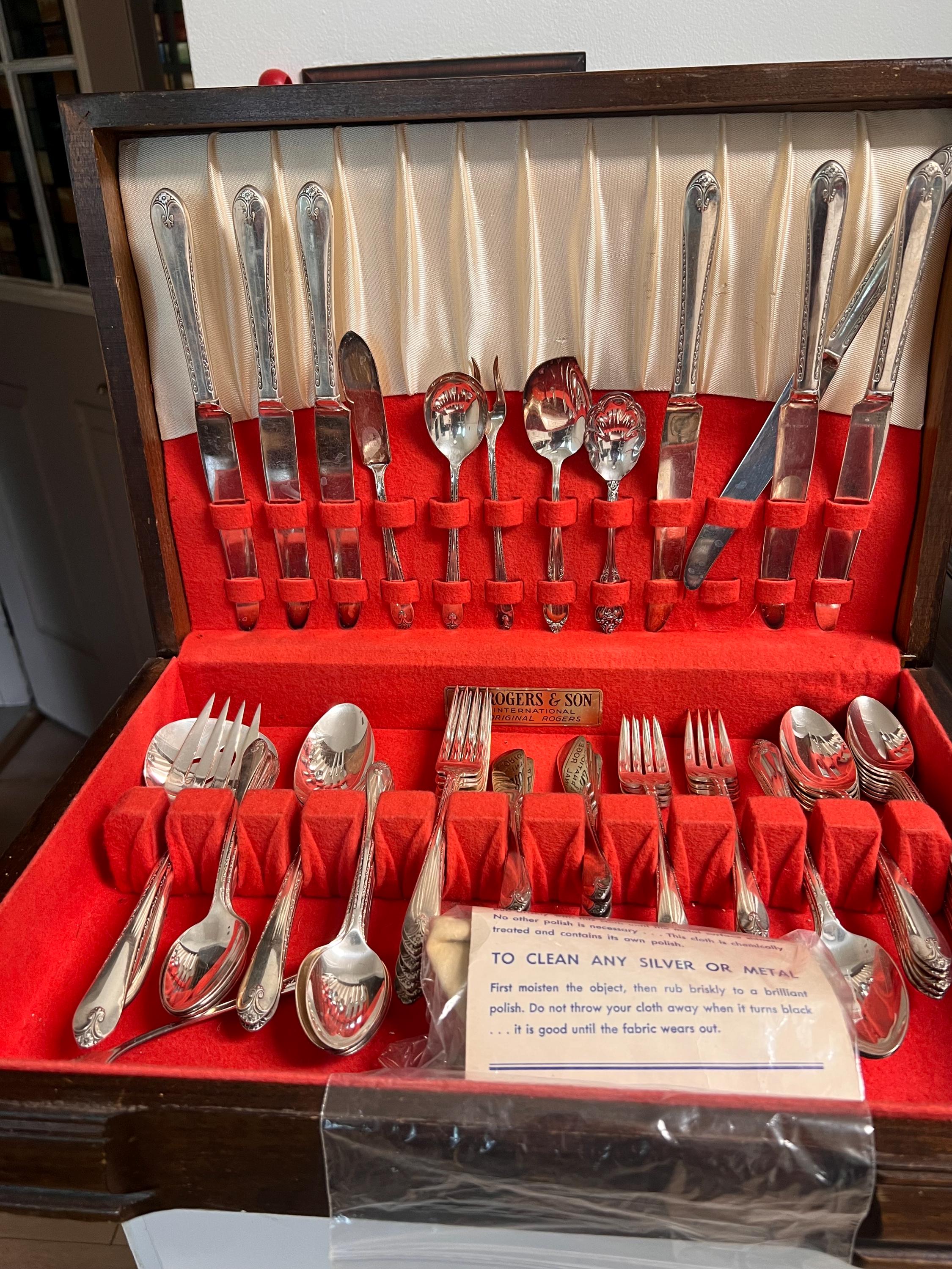 This is an 70+ Piece Set of Silverplated Flatware, Exquisite
