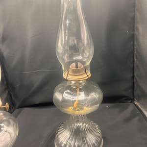 Beautiful Vintage Kerosene Oil Lamp Rib Base Clear Glass -Eagle oil lamp