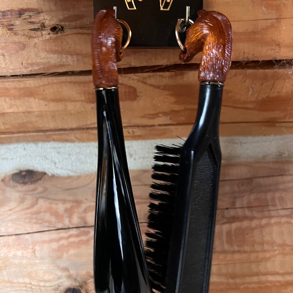 Horsehead Brush & Shoe Horn Set w/ wall hanger in original box gentleman's valet butler made in Hong Kong