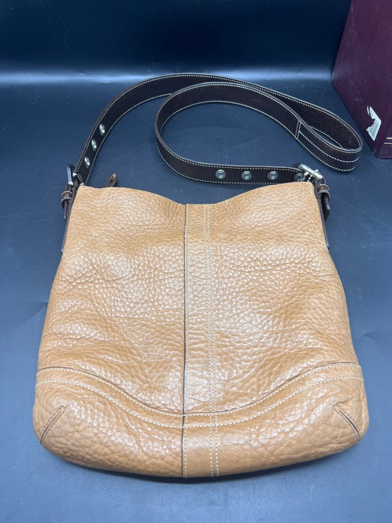 Vintage Coach camel/ tan leather crossbody/shoulder … Gem