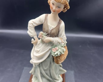 Vintage Giuseppe Armani Capodimonte Magic Memories Country Girl