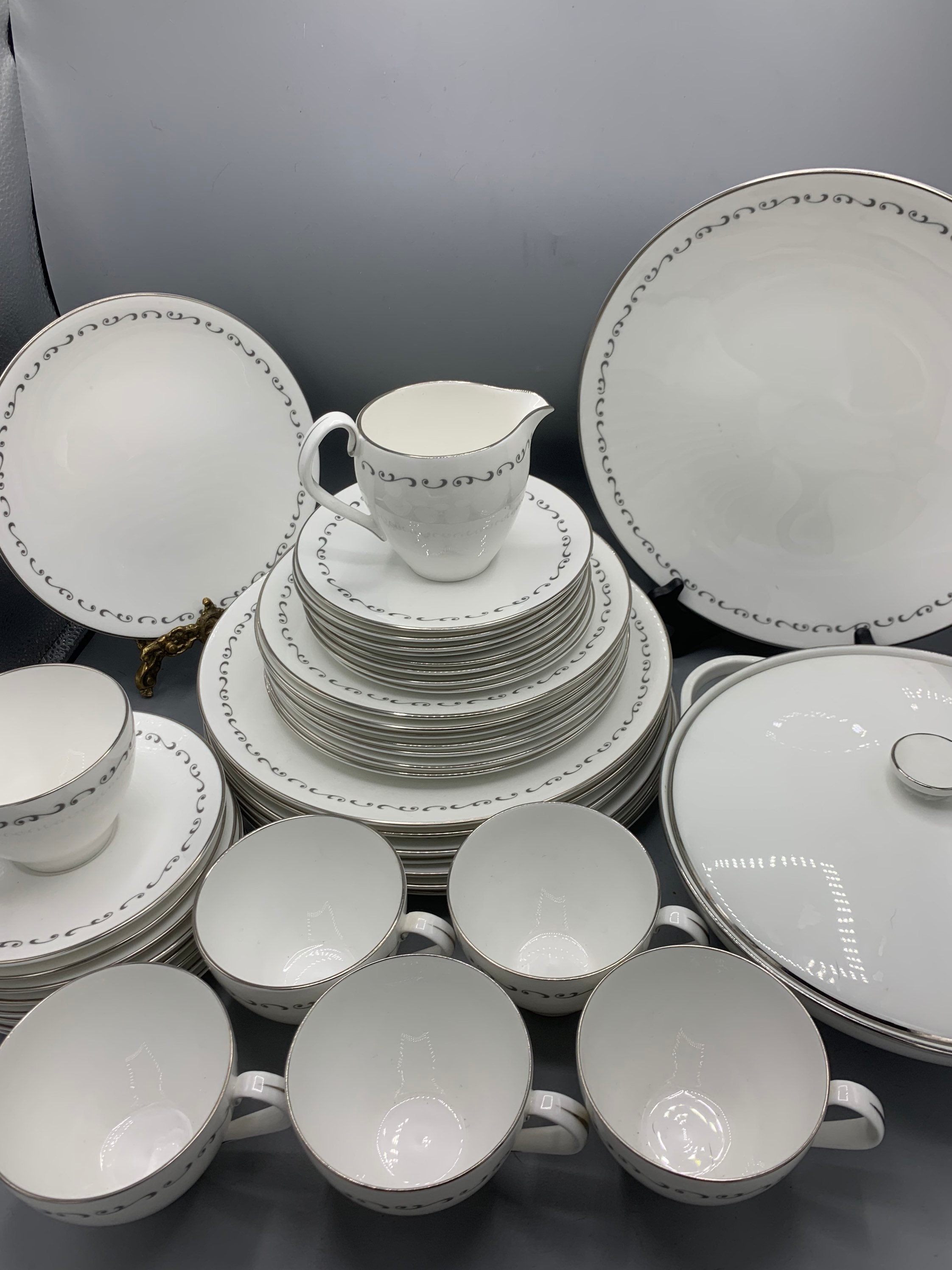 1963 Royal Worcester Sonata England fine bone China dinnerware