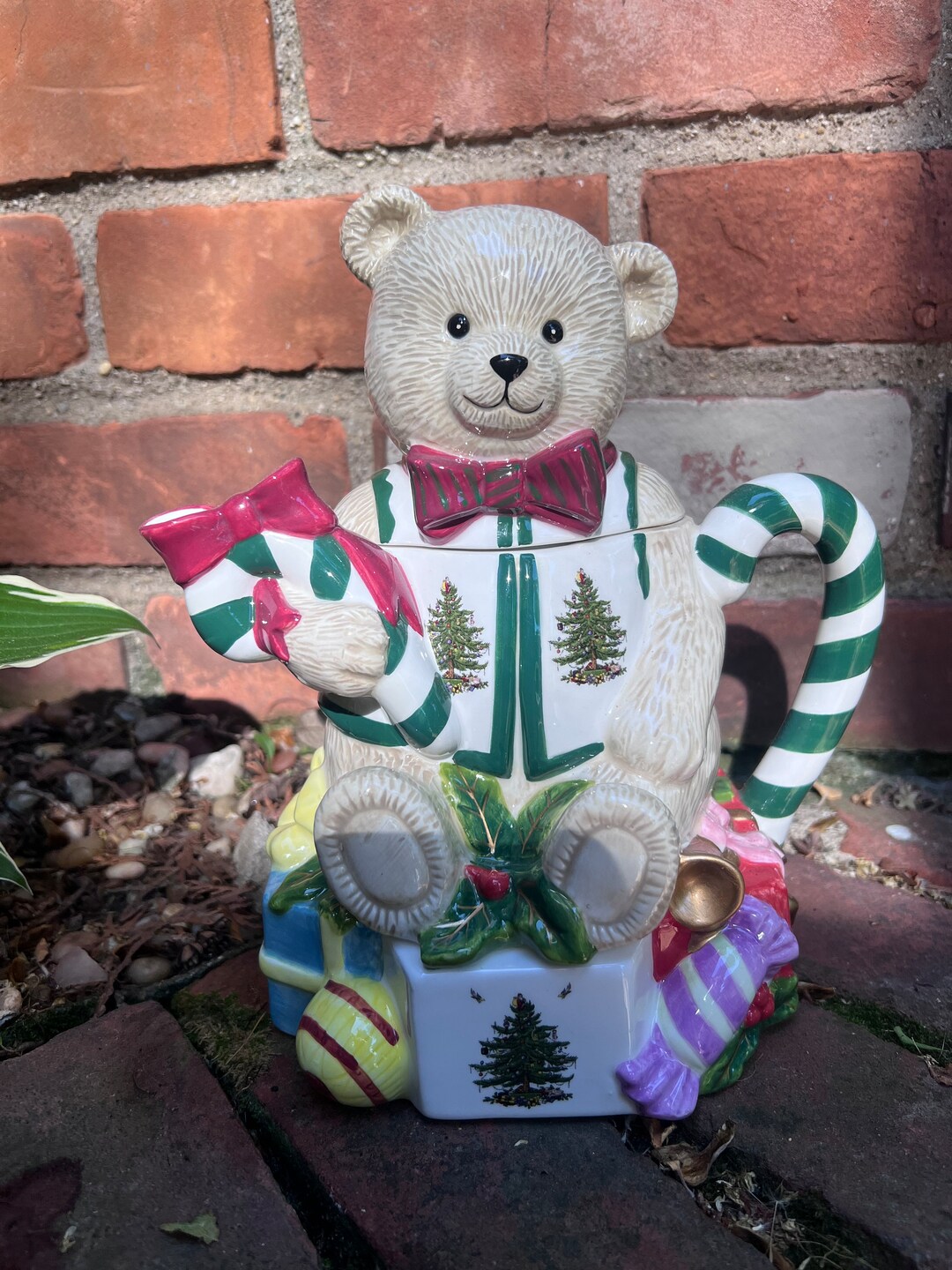 Spode christmas rose teapot