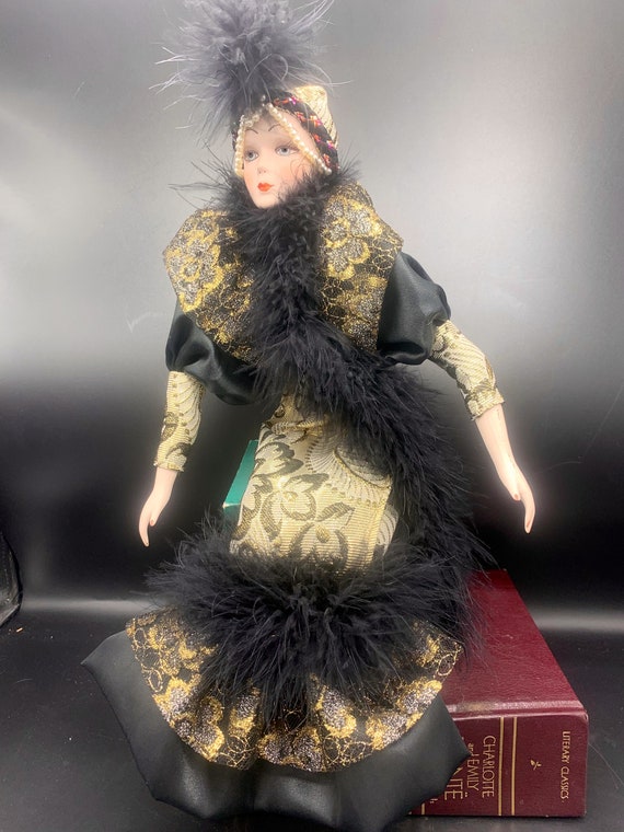 black and gold harlequin dress Suicide Squad 2016 - Harley Quinn (Black & Gold Dress) 1/3 Scale Statue main image 0