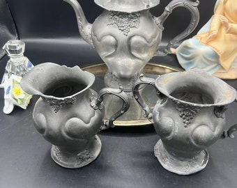 Vintage Victor silver co quadruple plate decorative tea set / grape leaf