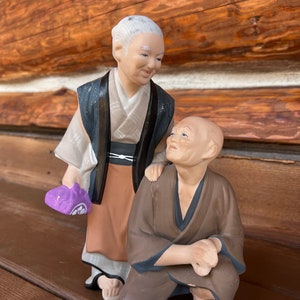Vintage 1950&#39;s large chackware statue Hakata Ceramic Figurine. Japanese Couple / Asian art figurine