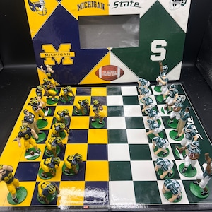 Vintage collectibles chess set / sport chess set Michigan vs State rare to  find/ football players chess