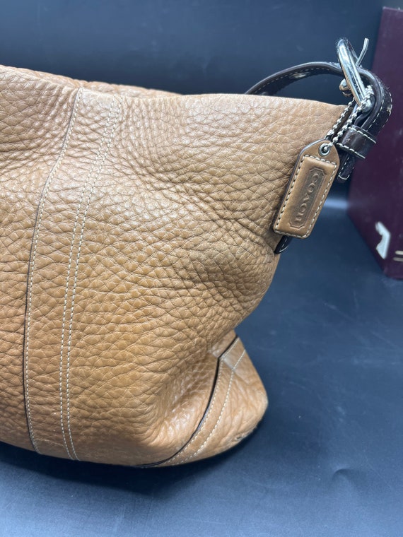 Vintage Coach camel/ tan leather crossbody/shoulder … Gem
