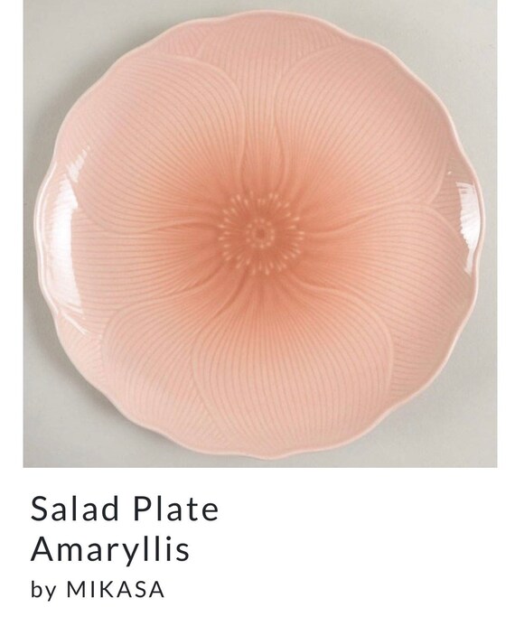 MIKASA Spring FT200 Amaryllis Dinner Plates 11 1/4” Diameter