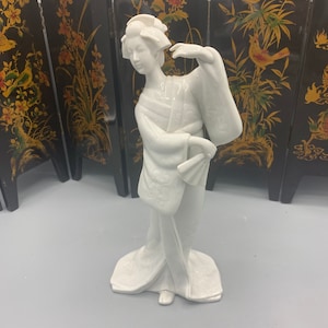 3 Asian figurine Geisha girl Figurine, Pure White, Glazed,  Dancing, Japan, Collectible white figures blank de chine style.