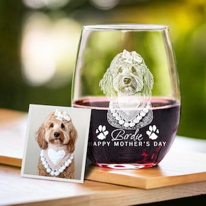 Personalized Pet Wine Glass For Mom | Custom Portrait and Name on Barware | Engraved Photo Gifts for Dog Mom, Mother&#39;s Day Gift