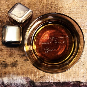 Personalisierte Handschrift Whiskyglas Gravieren Sie Ihre handschriftliche Nachricht auf Bottom Rock Glass Bild 6