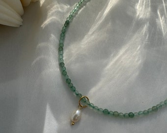 Aventurine necklace made of filigree round pearls and freshwater pearl as pendant