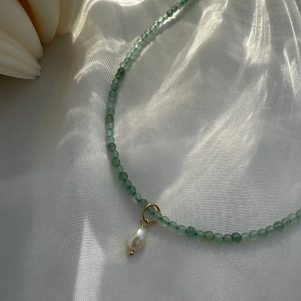 Aventurine necklace made of filigree round pearls and freshwater pearl as pendant