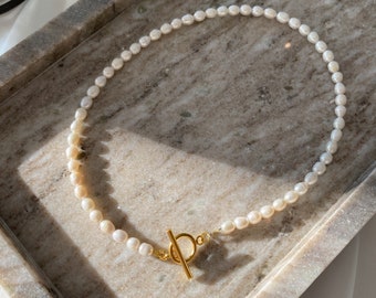 Filigree pearl necklace made of freshwater pearls / necklace with toggle clasp gold or silver