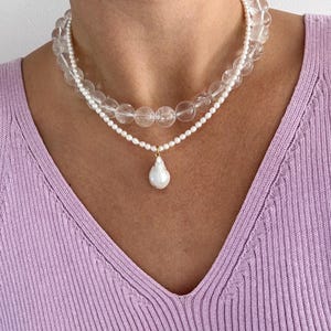 Delicate pearl necklace made of freshwater pearls with a baroque pearl as a pendant - clasp gold or silver - handmade necklace - gift idea for girlfriend